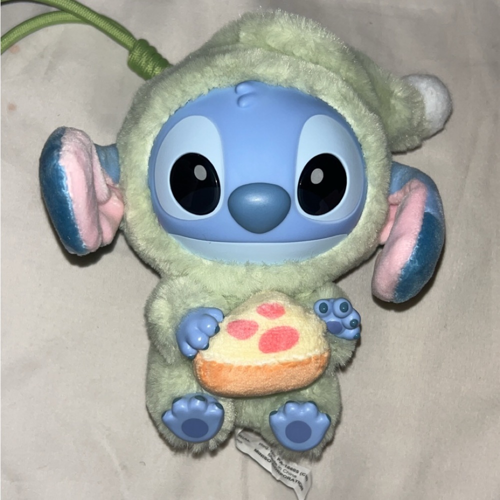 MINISO Disney Stitch “Eat Something Before Sleep” Keychain Pizza Slice